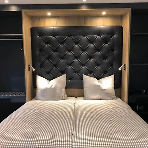 4* Ξενοδοχείο Deluxe